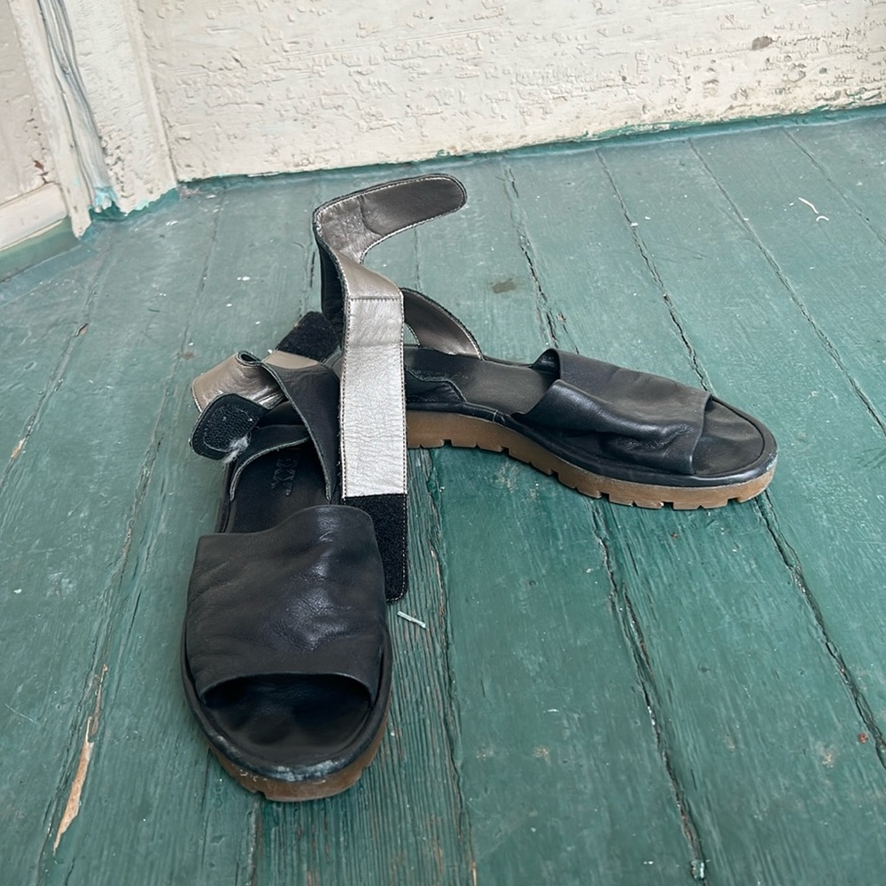 Black leather sandals with ankle strap, size 8